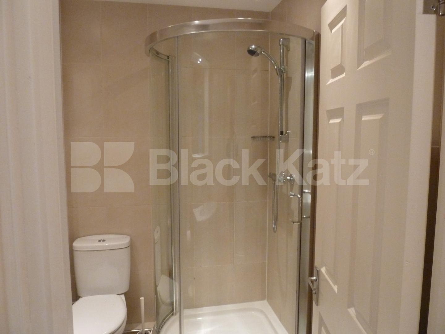 			RENT IS INCLUSIVE OF ALL BILLS!, 4 Bedroom, 1 bath, 1 reception Flat			 Camden Road, CAMDEN-CALEDONIAN ROAD